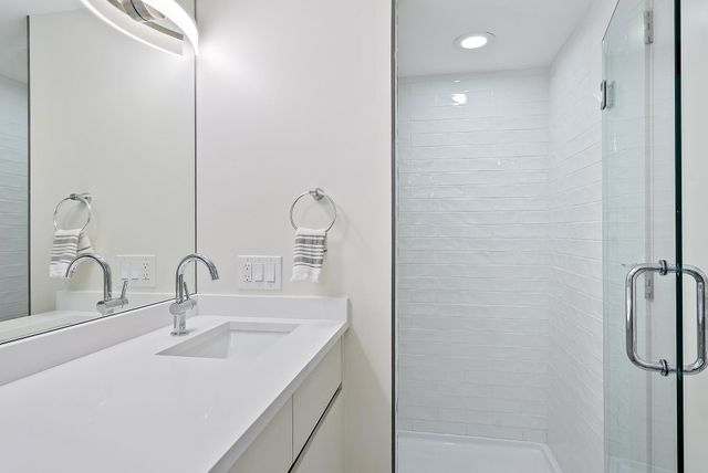 356 GOLFVIEW Road 405, North Palm Beach, FL 33408