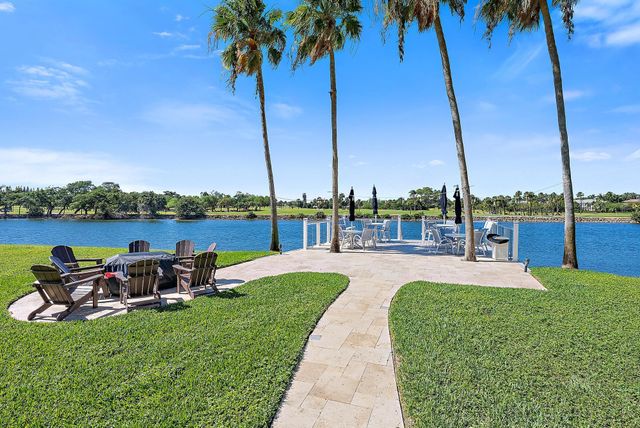 356 GOLFVIEW Road 405, North Palm Beach, FL 33408