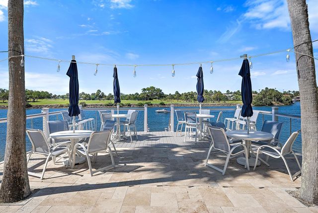 356 GOLFVIEW Road 405, North Palm Beach, FL 33408