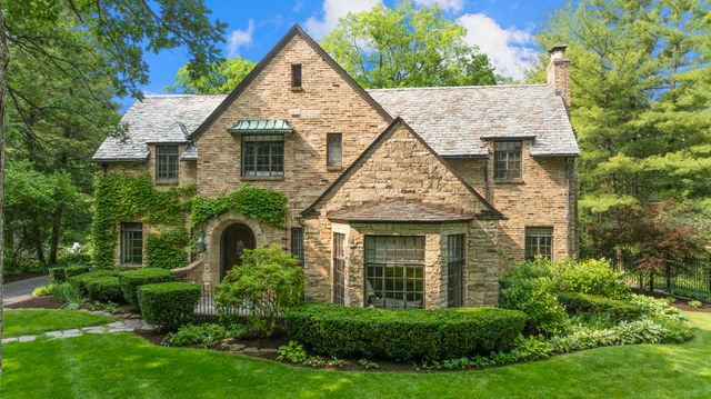 1370 Brown Hills Road, Rockford, IL 61107