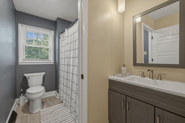 890 Gwinn Island Road, Danville, KY 40422