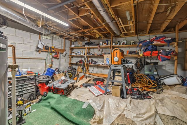 890 Gwinn Island Road, Danville, KY 40422