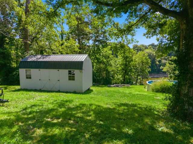 890 Gwinn Island Road, Danville, KY 40422
