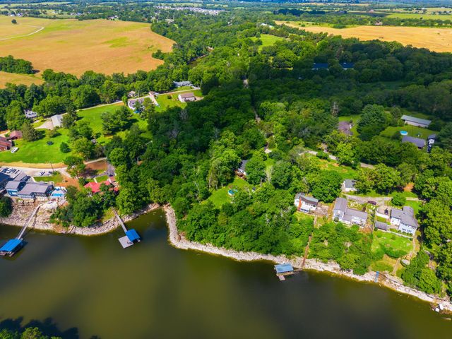 890 Gwinn Island Road, Danville, KY 40422
