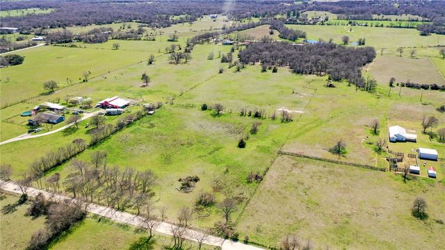 14 AC Halliday Lane, Madisonville, TX 77864