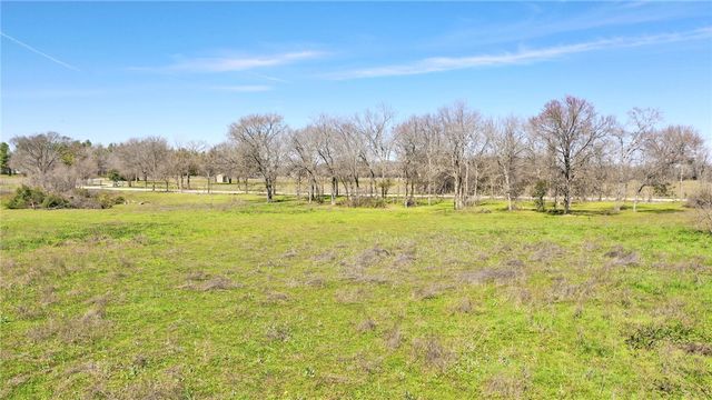 14 AC Halliday Lane, Madisonville, TX 77864