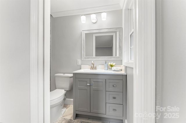 2210 24th Street Circle NE, Hickory, NC 28601