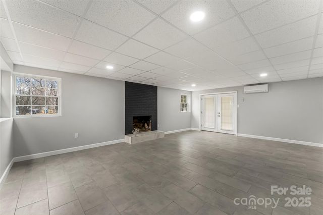 2210 24th Street Circle NE, Hickory, NC 28601