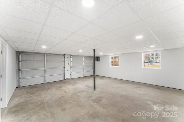 2210 24th Street Circle NE, Hickory, NC 28601