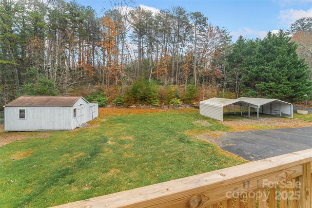 2210 24th Street Circle NE, Hickory, NC 28601