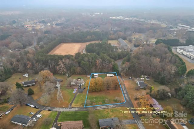 2210 24th Street Circle NE, Hickory, NC 28601