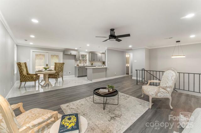 2210 24th Street Circle NE, Hickory, NC 28601