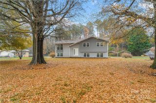 2210 24th Street Circle NE, Hickory, NC 28601