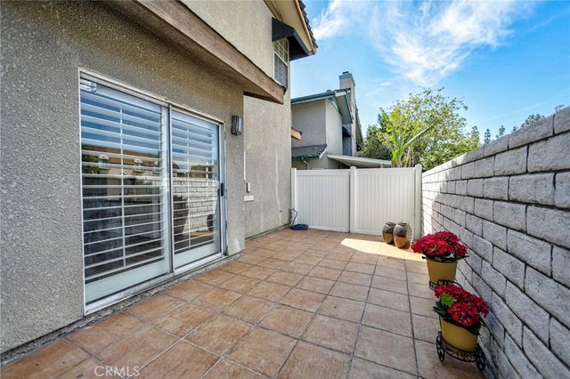 20851 Community Street 10, Winnetka, CA 91306