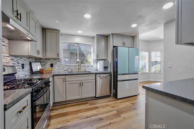 20851 Community Street 10, Winnetka, CA 91306