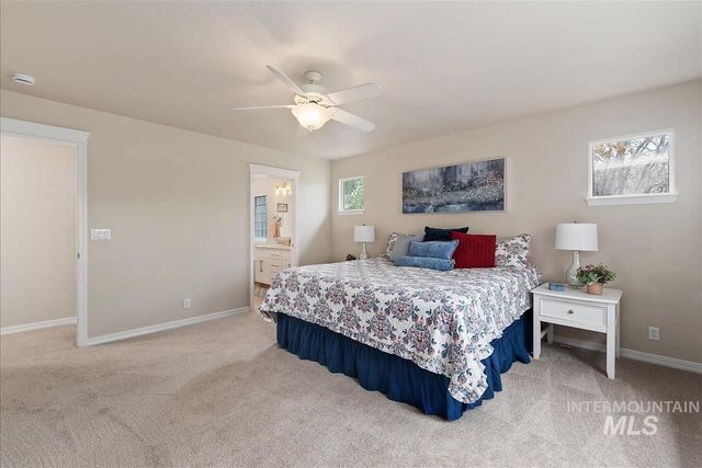 4880 E Arrow Junction Dr, Boise, ID 83716