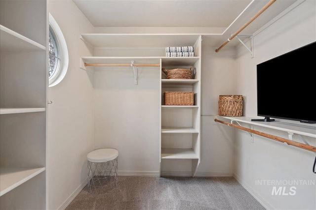 4880 E Arrow Junction Dr, Boise, ID 83716