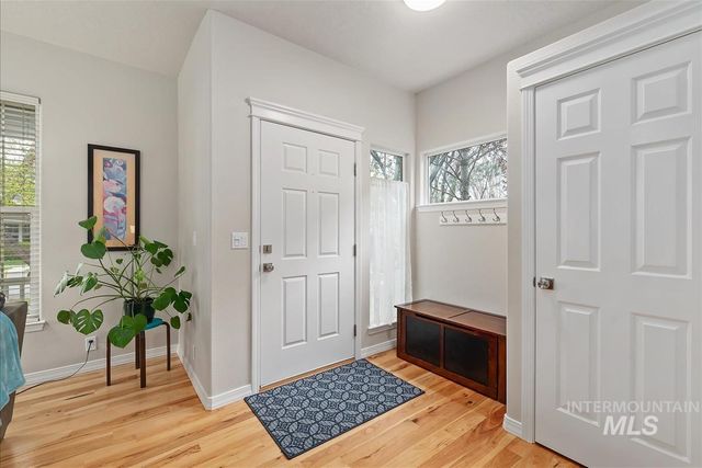 4880 E Arrow Junction Dr, Boise, ID 83716