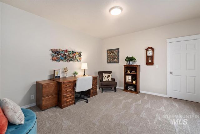 4880 E Arrow Junction Dr, Boise, ID 83716