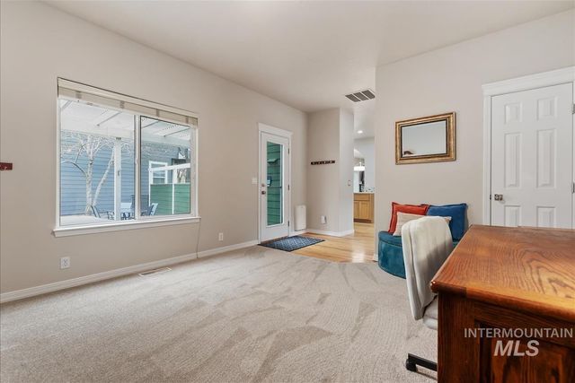 4880 E Arrow Junction Dr, Boise, ID 83716