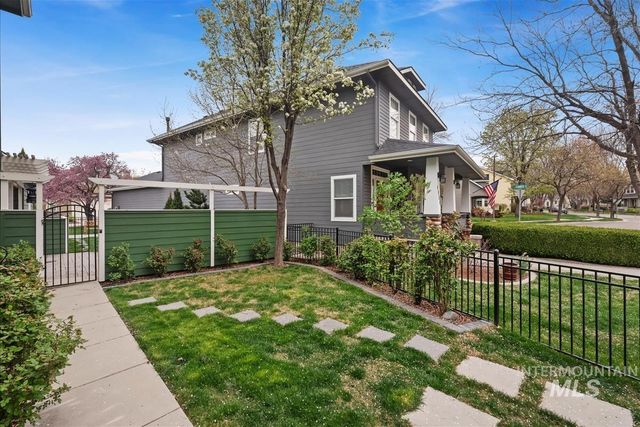 4880 E Arrow Junction Dr, Boise, ID 83716