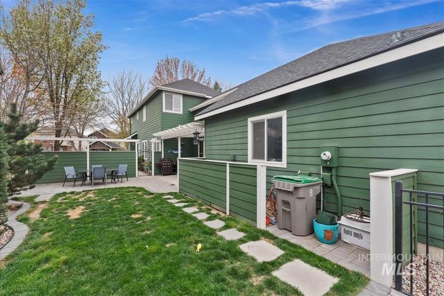 4880 E Arrow Junction Dr, Boise, ID 83716