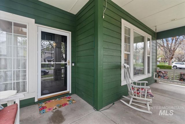 4880 E Arrow Junction Dr, Boise, ID 83716