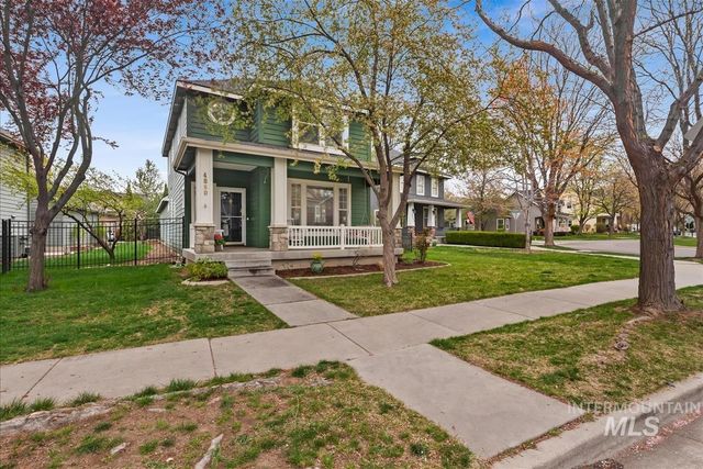 4880 E Arrow Junction Dr, Boise, ID 83716