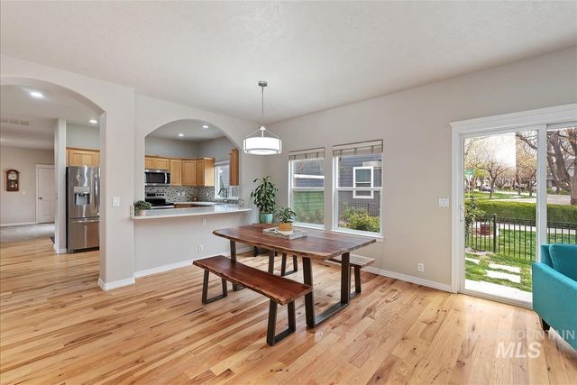 4880 E Arrow Junction Dr, Boise, ID 83716