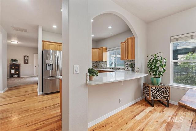 4880 E Arrow Junction Dr, Boise, ID 83716