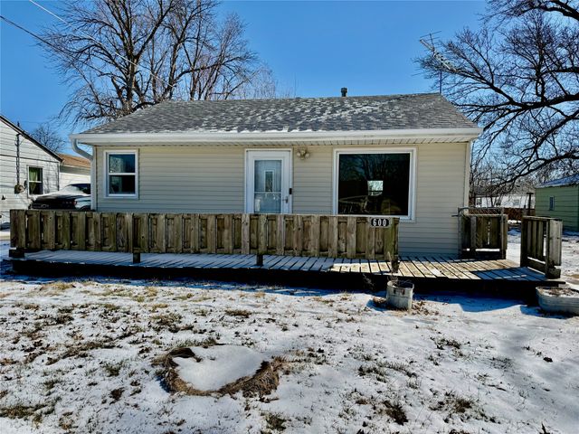 600 E 24th Street S, Newton, IA 50208