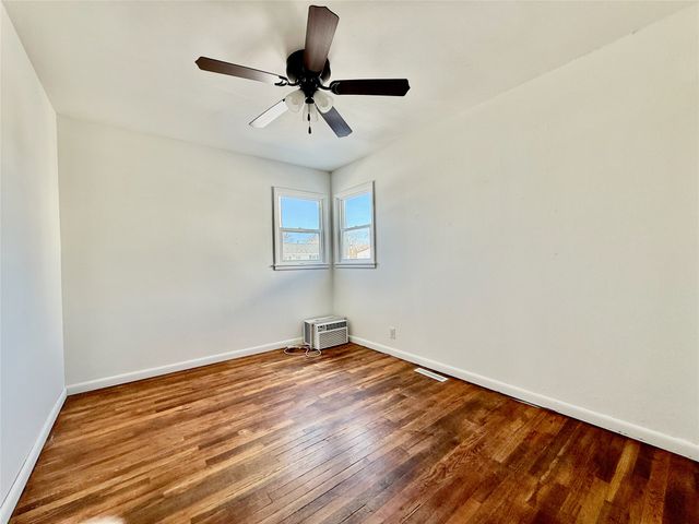 600 E 24th Street S, Newton, IA 50208