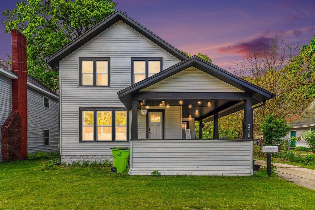 215 E Washington Street, Greenville, MI 48838
