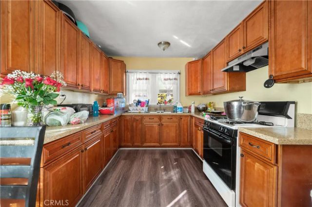 1438 E 20th Street, Los Angeles, CA 90011