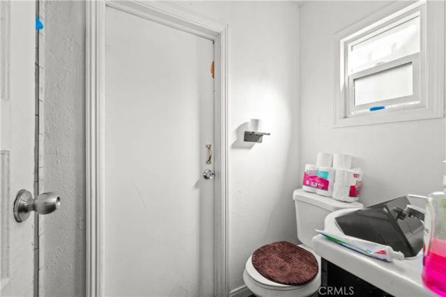 1438 E 20th Street, Los Angeles, CA 90011