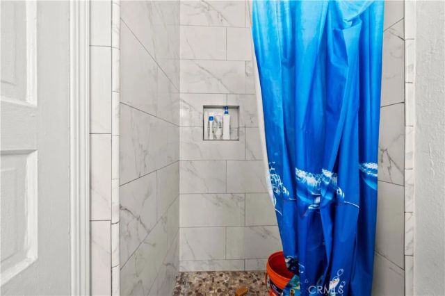 1438 E 20th Street, Los Angeles, CA 90011