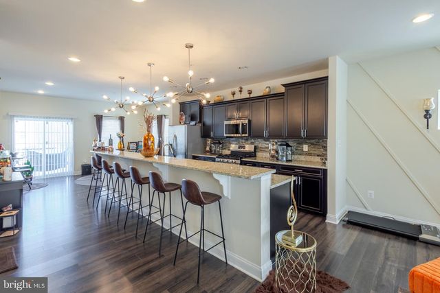 11391 TOLKIEN AVE, White Plains, MD 20695