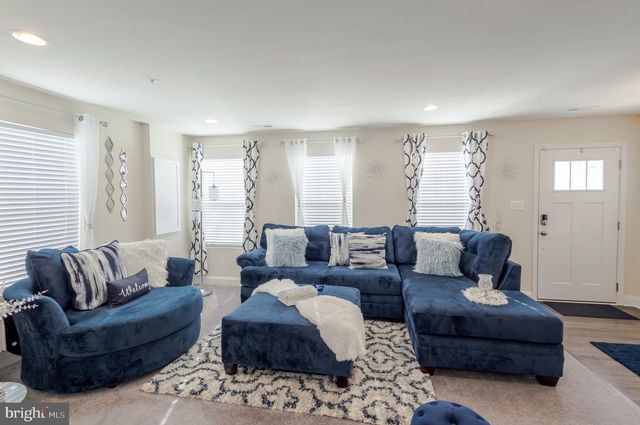 11391 TOLKIEN AVE, White Plains, MD 20695