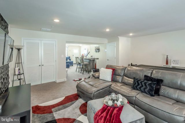 11391 TOLKIEN AVE, White Plains, MD 20695