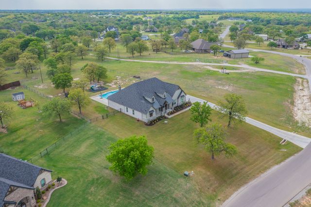 150 Las Brisas Drive, Decatur, TX 76234