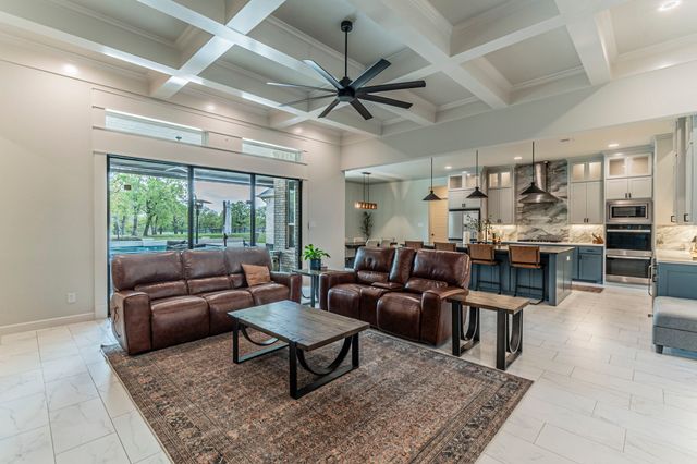 150 Las Brisas Drive, Decatur, TX 76234