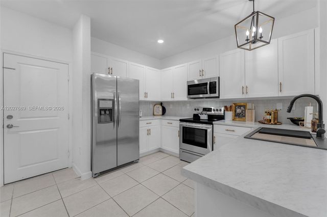 1400 SE 26th Rd, Homestead, FL 33035