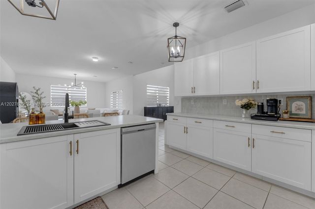 1400 SE 26th Rd, Homestead, FL 33035