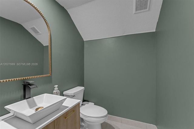 1400 SE 26th Rd, Homestead, FL 33035