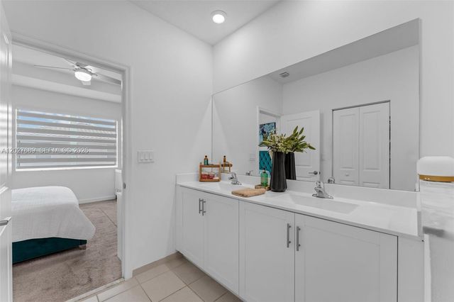 1400 SE 26th Rd, Homestead, FL 33035