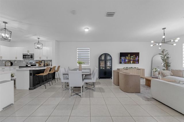 1400 SE 26th Rd, Homestead, FL 33035