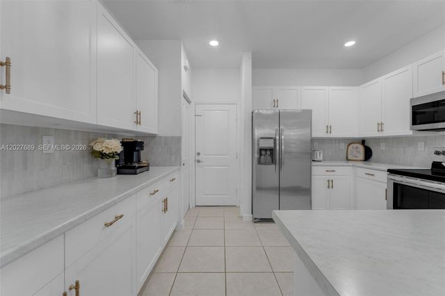 1400 SE 26th Rd, Homestead, FL 33035