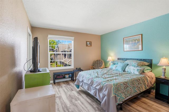 16511 LAKE BRIGADOON CIRCLE, Tampa, FL 33618