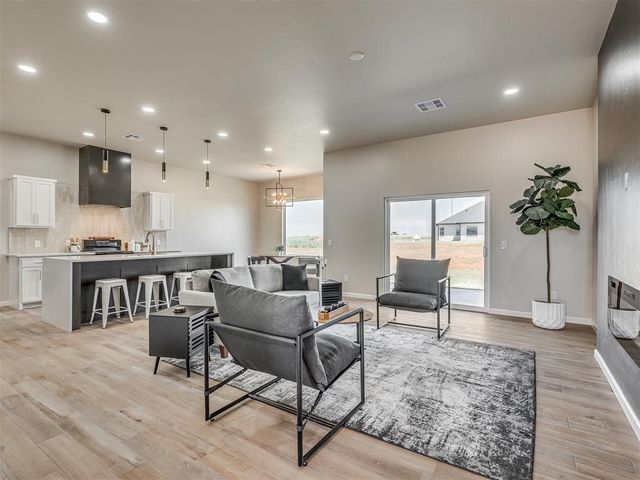 25187 Ethan Street, Cashion, OK 73016