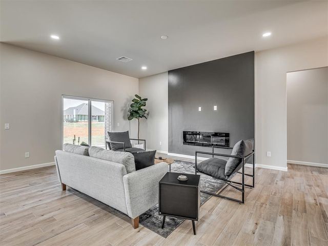 25187 Ethan Street, Cashion, OK 73016